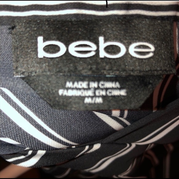 Size medium. Bebe cold shoulder top - Picture 3 of 3